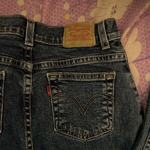 Dark blue ish levi jeans
